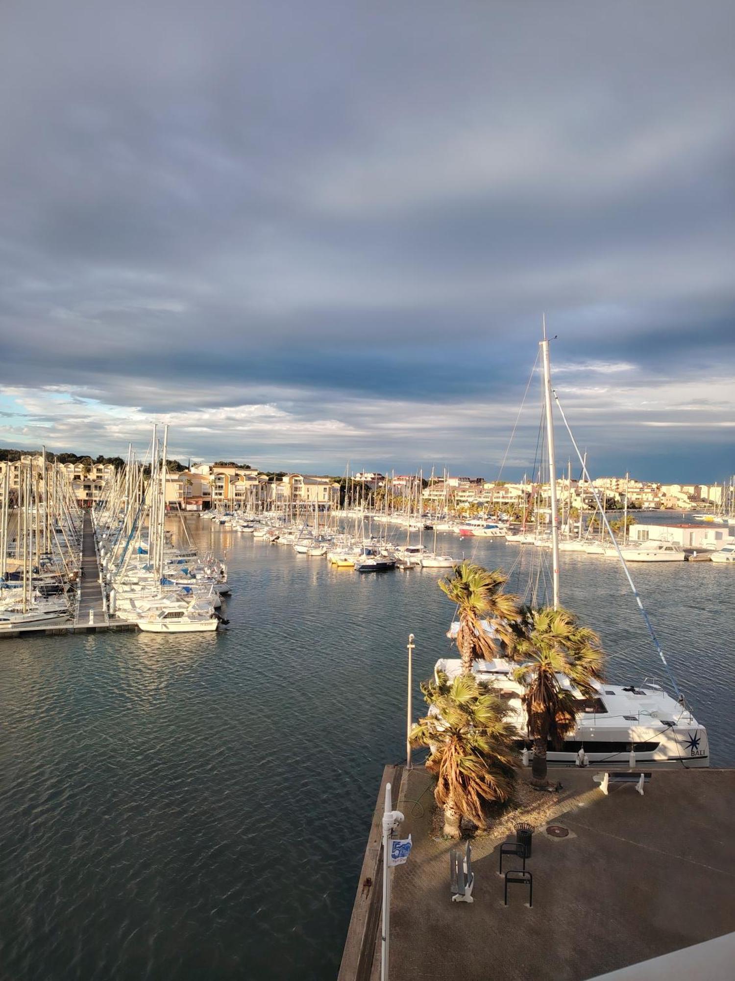 Апартаменты Port Panoramique Груиссан Экстерьер фото